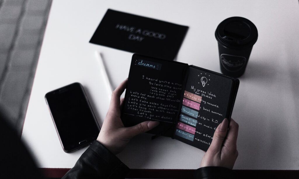 Why You Need to Capitalize on Your Company’s Thought Leaders: Put a face on your company to connect with customers elijah o donell 367148