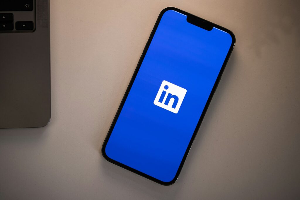 LinkedIn for B2B: What's Working in 2026 (from someone Who Tracks it) dlxmedia hu lcir5khdkxw unsplash